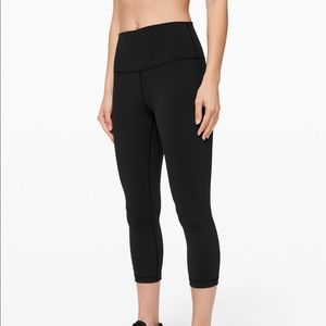Lululemon Wunder Under black crop legging size 6